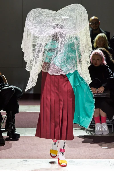 Look 11